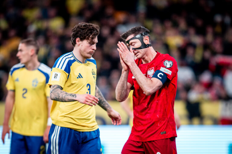 2026.04.31 Sztokholm
Pilka nozna Kwalifikacje Mistrzostw Swiata 2026, Solna, Strawberry Arena, final barazy
Szwecja - Polska
N/z Robert Lewandowski Victor Lindelof
Foto Mateusz Porzucek PressFocus

2026.04.31 Sztokholm
Stockholm, Football - FIFA World Cup 2026 Qualifying round, final play-off
Sweden - Poland
Szwecja - Polska
Robert Lewandowski Victor Lindelof
Credit: Mateusz Porzucek PressFocus