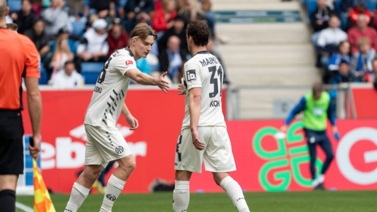 Frühe Auswechslung von Dominik Kohr 1.FSV Mainz 05 31, wird ersetzt durch Kacper Potulski 1.FSV Mainz 05 48, GER, TSG 1899 Hoffenheim vs. 1. FSV Mainz 05, Fussball, 1. Bundesliga, 28. Spieltag, Spielzeit 2025/2026, 04.04.2026, DFL REGULATIONS PROHIBIT ANY USE OF PHOTOGRAPHS AS IMAGE SEQUENCES AND/OR QUASI-VIDEO, GER, TSG 1899 Hoffenheim vs. 1. FSV Mainz 05, Fussball, 1. Bundesliga, 28. Spieltag, Spielzeit 2025/2026, 04.04.2026, Sinsheim *** Early substitution of Dominik Kohr 1 FSV Mainz 05 31 , is replaced by Kacper Potulski 1 FSV Mainz 05 48 , GER, TSG 1899 Hoffenheim vs 1 FSV Mainz 05, Soccer, 1 Bundesliga, Matchday 28, Season 2025 2026, 04 04 2026, DFL REGULATES PROHIBIT ANY USE OF PHOTOGRAPHS AS IMAGE SEQUENCES AND OR QUASI VIDEO, GER, TSG 1899 Hoffenheim vs 1 FSV Mainz 05, Football, 1 Bundesliga, Matchday 28, Season 2025 2026, 04 04 2026, Sinsheim Copyright: xEibner-Pressefoto/EdwardxCheungx EP_ECG
2026.04.04 Sinsheim
pilka nozna , liga niemiecka
TSG 1899 Hoffenheim - FSV Mainz 05
Foto IMAGO/PressFocus

!!! POLAND ONLY !!!