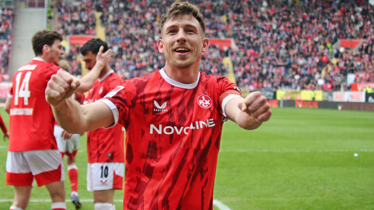Fussball 2. Bundesliga, 1.FC Kaiserslautern - Fortuna Düsseldorf 04.04.2026, 2. Bundesliga, 1.FC Kaiserslautern - Fortuna Düsseldorf v.l. Kaiserslautern bejubelt das 3-0 durch Daniel Hanslik DFL/DFB REGULATIONS PROHIBIT ANY USE OF PHOTOGRAPHS as IMAGE SEQUENCES and/or QUASI-VIDEO Kaiserslautern Fritz-Walter-Stadion Rheinland-Pfalz Deutschland DEU *** Soccer 2 Bundesliga, 1 FC Kaiserslautern Fortuna Düsseldorf 04 04 2026, 2 Bundesliga, 1 FC Kaiserslautern Fortuna Düsseldorf v l Kaiserslautern celebrates the 3 0 by Daniel Hanslik DFL DFB REGULATIONS PROHIBIT ANY USE OF PHOTOGRAPHS as IMAGE SEQUENCES and or QUASI VIDEO Kaiserslautern Fritz Walter Stadion Rheinland Pfalz Germany DEU Copyright: xStevenxMohrx
2026.04.04 Kaiserslautern
pilka nozna 2. liga niemiecka
1. FC Kaiserslautern - Fortuna Duesseldorf
Foto IMAGO/PressFocus

!!! POLAND ONLY !!!