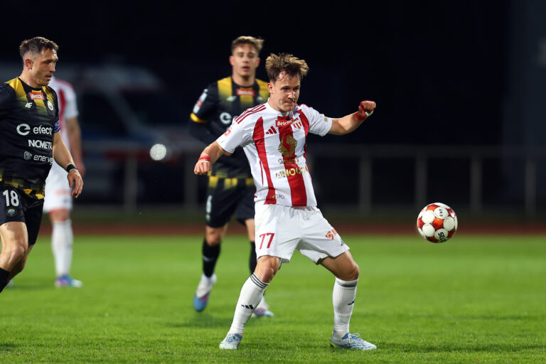 2026.04.06 Pruszkow Pilka Nozna Betclic 1 Liga Sezon 2025/2026 Pogon Grodzisk Mazowiecki - Stal Mielec Nz Jakub Adkonis Foto:Artur Kraszewski / pressfocus

2026.04.06 Pruszkow footbball Betclic 1 Liga  2025/2026 Pogon Grodzisk Mazowiecki - Stal Mielec Jakub Adkonis Credit: Artur Kraszewski / pressfocus
