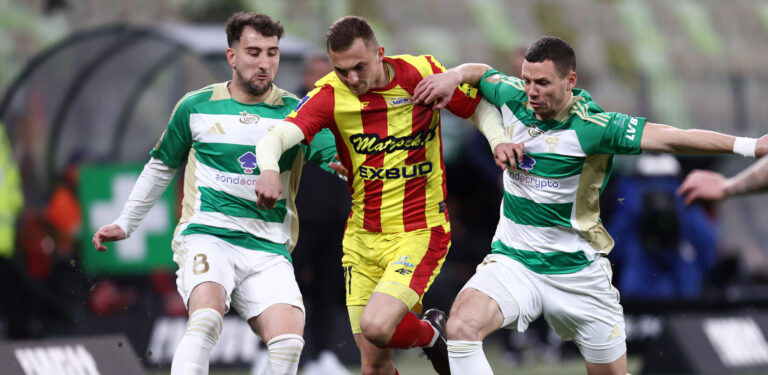 2026.04.06 Gdansk Pilka nozna PKO BP Ekstraklasa sezon 2025/2026 Lechia Gdansk - Korona Kielce N/z Aleksandar Cirkovic Wiktor Dlugosz Iwan Zelizko Zhelizko Foto Piotr Matusewicz / PressFocus

2026.04.06 Gdansk
Football Polish PKO BP Ekstraklasa season 2025/2026 
Lechia Gdansk - Korona Kielce 
Aleksandar Cirkovic Wiktor Dlugosz Iwan Zelizko Zhelizko 
Credit: Piotr Matusewicz / PressFocus
