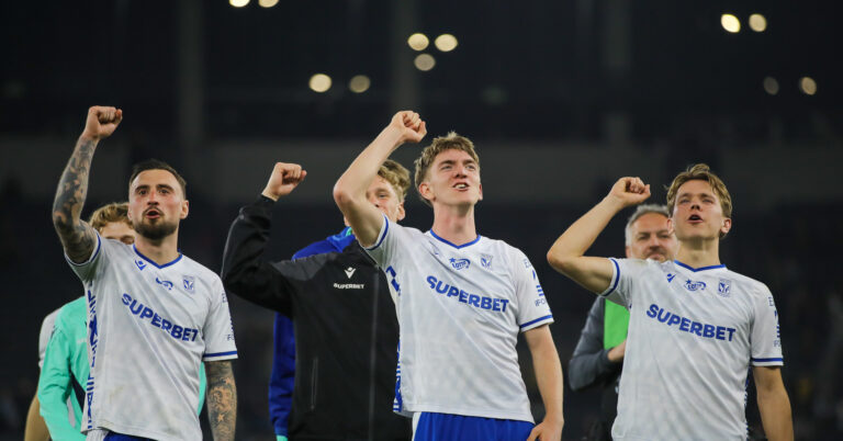 2026.04.18 Szczecin
pilka nozna PKO Ekstraklasa sezon 2025/2026
Pogon Szczecin - Lech Poznan 
N/z Filip Jagiello Antoni Kozubal Wojciech Monka
Foto Kasia Dzierzynska / PressFocus

2026.04.18 Szczecin
Football - Polish PKO Ekstraklasa season 2025/2026
Pogon Szczecin - Lech Poznan 
Filip Jagiello Antoni Kozubal Wojciech Monka
Credit: Kasia Dzierzynska / PressFocus