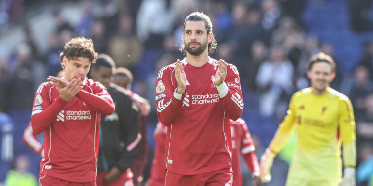 Dominik Szoboszlai of Liverpool applauds the fans after the game during the Premier League match Everton vs Liverpool at Hill Dickinson Stadium, Liverpool, United Kingdom on 19 April 2026

(Photo by Alfie Cosgrove/News Images) in Liverpool, United Kingdom on 4/19/2026. (Photo by Alfie Cosgrove/News Images/Sipa USA)
2026.04.19 Liverpool
pilka nozna liga angielska
Everton - Liverpool FC

Foto News Images/SIPA USA/PressFocus

!!! POLAND ONLY !!!