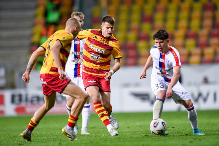 2026.04.24 Bialystok
pilka nozna PKO Ekstraklasa sezon 2025/2026
Jagiellonia Bialystok - Gornik Zabrze 
N/z Samed Bazdar, Maksym Khlan
Foto Weronika Morciszek / PressFocus

2026.04.24 Bialystok
Football - Polish PKO Ekstraklasa season 2025/2026
Jagiellonia Bialystok - Gornik Zabrze 
Samed Bazdar, Maksym Khlan
Credit: Weronika Morciszek / PressFocus