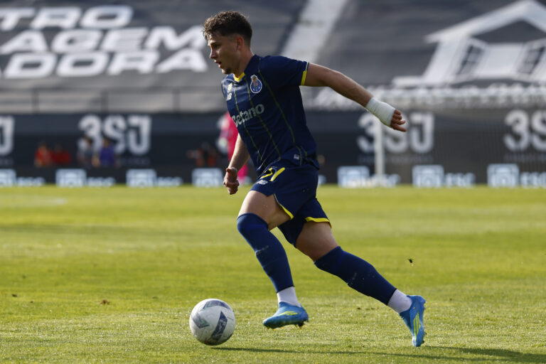 Oskar Pietuszewski of FC Porto during the Liga Portugal Betclic match between Estrela da Amadora and Porto at Jose Gomes stadium on April 26, 2026 in Amadora, Portugal. (Photo by Joao Rico/Icon Sport/Sipa USA)
2026.04.26 Amadora
pilka nozna liga portugalska
Estrela Amadora - FC Porto
Foto Icon Sport/SIPA USA/PressFocus

!!! POLAND ONLY !!!