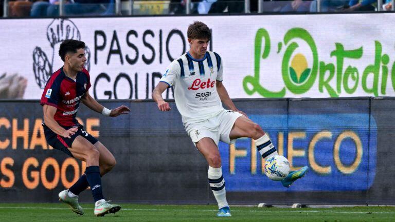 Atalanta's Charles De Ketelaere celebrates after scoring the goal during the Serie A soccer match between Cagliari Calcio and Atalanta at the Unipol Domus in Cagliari, Sardinia -  Monday 27th April. Sport - Soccer (Photo by Gianluca Zuddas/Lapresse) (Photo by ©® Gianluca Zuddas/LaPresse/Sipa USA)
2026.04.27 Cagliari
pilka nozna liga wloska
Cagliari Calcio - Atalanta Bergamo
Foto LaPresse/SIPA USA/PressFocus

!!! POLAND ONLY !!!