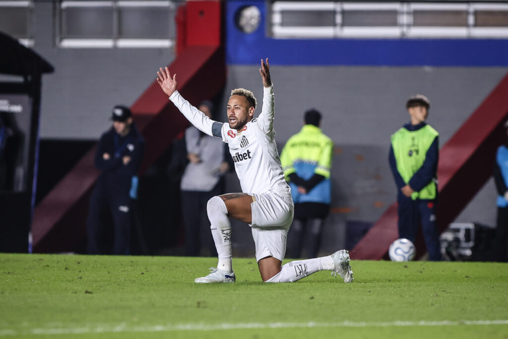 Neymar Junior of Santos seen during the Copa Sudamericana match between San Lorenzo (ARG) and Santos (BRA)  at Estadio Pedro Bidegain. Copa Sudamericana Group D 
Final Score: San Lorenzo 1 - 1 Santos (Photo by Roberto Tuero / Sopa Images/Sipa USA)
2026.04.28 Buenos Aires
pilka nozna , Copa Sudamericana
San Lorenzo - Santos
Foto SOPA Images/SIPA USA/PressFocus

!!! POLAND ONLY !!!
