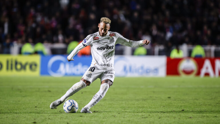 Neymar Junior of Santos seen in action during the Copa Sudamericana match between San Lorenzo (ARG) and Santos (BRA)  at Estadio Pedro Bidegain. Copa Sudamericana Group D 
Final Score: San Lorenzo 1 - 1 Santos (Photo by Roberto Tuero / Sopa Images/Sipa USA)
2026.04.28 Buenos Aires
pilka nozna , Copa Sudamericana
San Lorenzo - Santos
Foto SOPA Images/SIPA USA/PressFocus

!!! POLAND ONLY !!!
