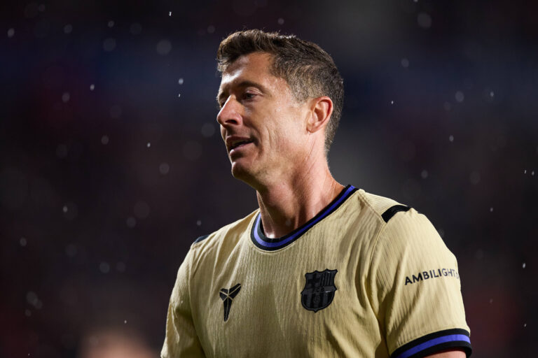 CA Osasuna v FC Barcelona, Barca - LaLiga EA Sports Robert Lewandowski of FC Barcelona looks on during the LaLiga EA Sports match between CA Osasuna and FC Barcelona at El Sadar on May 2, 2026, in Pamplona, Spain. Pamplona El Sadar Navarra Spain RL_CAOvFCB_000102 Copyright: xRicardoxLarreinax
2026.05.02 Pampeluna
pilka nozna , liga hiszpanska
Osasuna Pampeluna - FC Barcelona
Foto IMAGO/PressFocus

!!! POLAND ONLY !!!