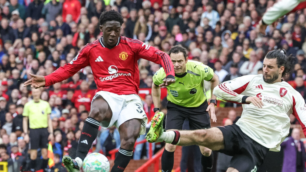 Kobbie Mainoo of Manchester United scores to make it 3-2 during the Premier League match Manchester United vs Liverpool at Old Trafford, Manchester, United Kingdom on 03 May 2026

(Photo by Mark Cosgrove/News Images) in Manchester, United Kingdom on 5/3/2026. (Photo by Mark Cosgrove/News Images/Sipa USA)
2026.05.03 Manchester
pilka nozna liga angielska
Manchester United - Liverpool FC
Foto News Images/SIPA USA/PressFocus

!!! POLAND ONLY !!!