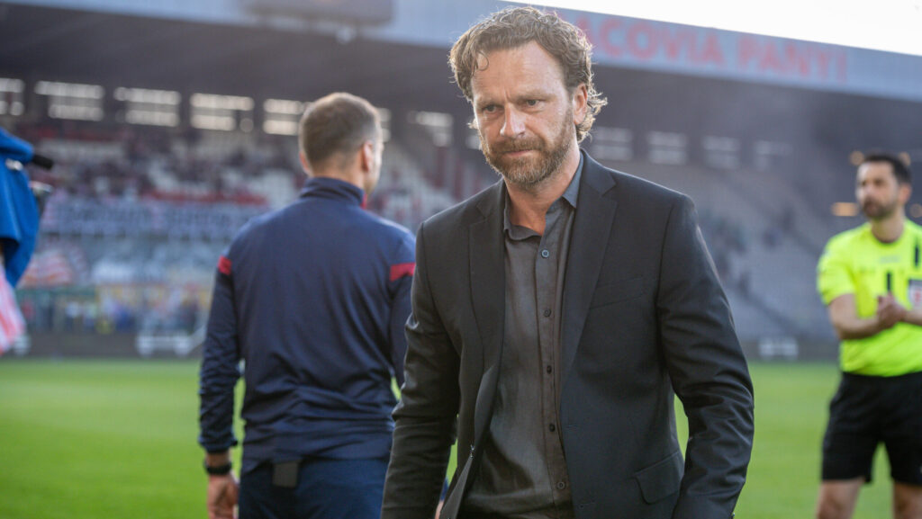 2026.05.11 Krakow
pilka nozna PKO Ekstraklasa sezon 2025/2026
Cracovia Krakow - Radomiak Radom
N/z Trener Head Coach Bartosz Grzelak
Foto Michal Kedzierski / PressFocus

2026.05.11 Krakow
Football - Polish PKO Ekstraklasa season 2025/2026
Cracovia Krakow - Radomiak Radom
Trener Head Coach Bartosz Grzelak
Credit: Michal Kedzierski / PressFocus