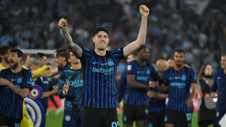 Italy cup Football Final SS Lazio v FC Inter Alessandro Bastoni of Inter celebrating the victory at the end of the match during Italy cup Football Final between SS Lazio v FC Inter, Olimpic stadium Rome, May 13rd, 2026 Imago-Images/Emmefoto Copyright: xImago-Images/Emmefotox
2026.05.13 Rzym
pilka nozna , Puchar Wloch , final
SS Lazio Rzym - Inter Mediolan
Foto IMAGO/PressFocus

!!! POLAND ONLY !!!