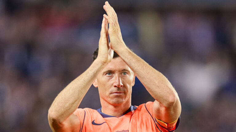Deportivo Alaves v FC Barcelona, Barca - LaLiga EA Sports Robert Lewandowski of FC Barcelona reacts during the LaLiga EA Sports match between Deportivo Alaves and FC Barcelona at Mendizorrotza on May 13, 2026, in Vitoria, Spain. Vitoria Mendizorrotza Basque Country Spain RL_DALVvFCB_000089 Copyright: xRicardoxLarreinax
2026.05.13 Vitoria
pilka nozna , liga hiszpanska
Deportivo Alaves - FC Barcelona
Foto IMAGO/PressFocus

!!! POLAND ONLY !!!