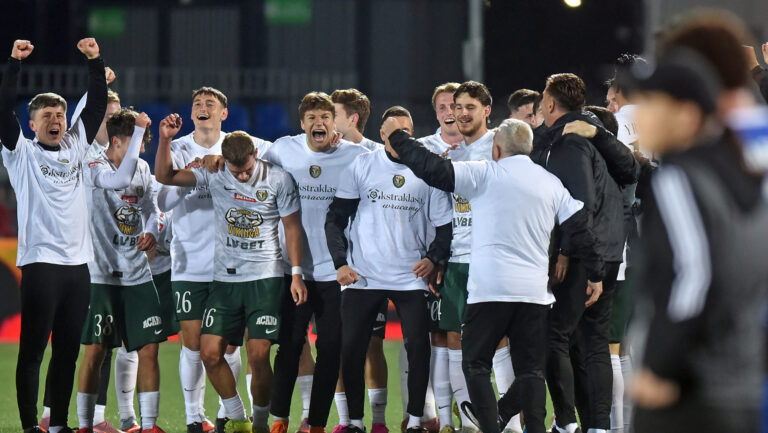 2026.05.17 Bytom
Pilka nozna , Betclic I liga , sezon 2025/26
Polonia Bytom - Slask Wroclaw
N/z Pilkarze Slaska, radosc po meczu i awansie do Ekstraklasy
Foto Krzysztof Porebski / PressFocus

2026.05.17 Bytom
Football , Polish league, second level , 2025/2026 season
Polonia Bytom - Slask Wroclaw
Pilkarze Slaska, radosc po meczu i awansie do Ekstraklasy
Credit: Krzysztof Porebski / PressFocus