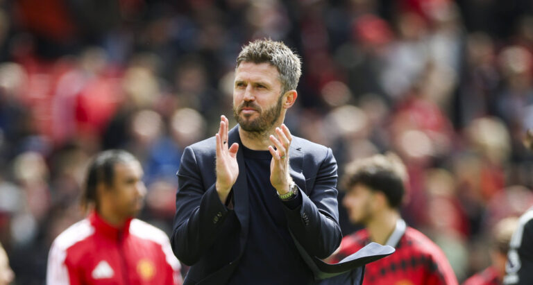 Manchester United, ManU v Nottingham Forest, Premier League Manchester United head coach Michael Carrick applauds the fans after the Manchester United v Nottingham Forest Premier League match at Old Trafford, Manchester, England on 17 May 2026 Credit: Phil Duncan/Every Second Media Editorial use only. All images are copyright Every Second Media Limited. No images may be reproduced without prior permission. All rights reserved. Premier League and Football League images are subject to licensing agreements with Football DataCo Limited. see https://www.football-dataco.com Copyright: xIMAGO/EveryxSecondxMediax ESM-2002-0094 PhilxDuncanx/xEveryxSecondxMediax
2026.05.17 Manchester
pilka nozna , liga angielska
Manchester United - Nottingham Forest
Foto IMAGO/PressFocus

!!! POLAND ONLY !!!