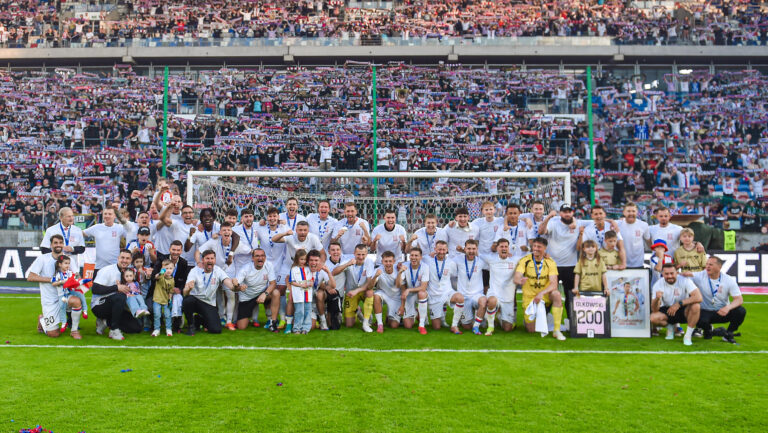 2026.05.23 Zabrze
Pilka nozna PKO BP Ekstraklasa Sezon 2025/2026
Gornik Zabrze - Radomiak Radom
N/z radosc, wygrana, zwyciestwo, wicemistrzostwo Polski, wicemistrz polski, drugie miejsce, feta, euforia
Foto Marcin Bulanda / PressFocus

2026.05.23 Zabrze
Football Polish PKO BP Ekstraklasa League Season 2025/2026
Gornik Zabrze - Radomiak Radom
radosc, wygrana, zwyciestwo, wicemistrzostwo Polski, wicemistrz polski, drugie miejsce, feta, euforia
Credit: Marcin Bulanda / PressFocus
