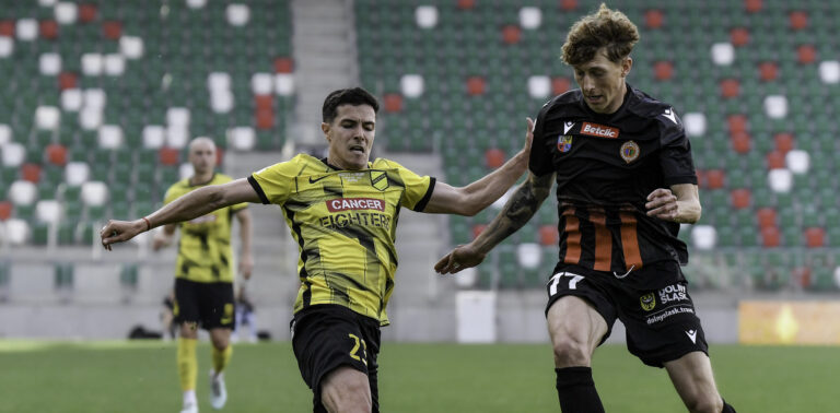 2026.05.24 Sosnowiec
Pilka nozna Betclic 1. Liga sezon 2025/2026
Wieczysta Krakow - Chrobry Glogow
N/z Miki Villar Mateusz Bartolewski
Foto Mateusz Sobczak / PressFocus

2026.05.24 Sosnowiec
Football Polish first league - second level 2025/26 season
Wieczysta Krakow - Chrobry Glogow
Miki Villar Mateusz Bartolewski
Credit: Mateusz Sobczak / PressFocus
