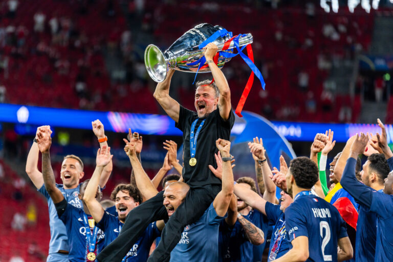2026.05.30 Budapeszt
pilka nozna Final Liga Mistrzow sezon 2025/2026
PSG - Arsenal Londyn
N/z Luis Enrique with z Champions League Trophy Puchar Ligi Mistrzow
Foto Gleb Soboliev / PressFocus

2026.05.30 Budapest
Football - UEFA Champions League final season 2025/2026
PSG - Arsenal London
Luis Enrique with z Champions League Trophy Puchar Ligi Mistrzow
Credit: Gleb Soboliev / PressFocus