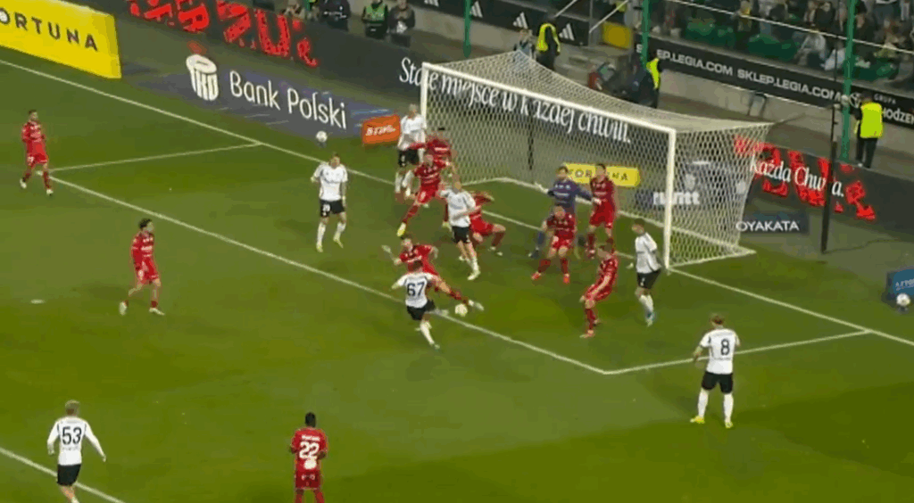 Adamski bohaterem! Legia wygrywa z Widzewem w ostatniej akcji [WIDEO]