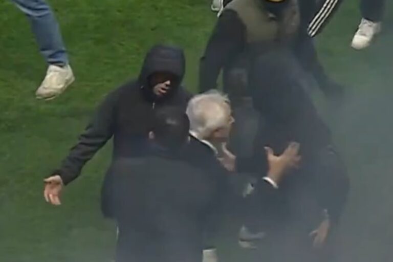 Skandal w Ligue 1! Trener starł się z kibolami [WIDEO]