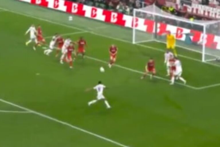 Piękny gol w finale Ligi Europy! Idealne uderzenie [WIDEO]