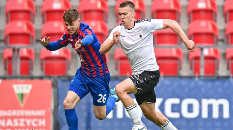 2023.05.16 Tychy
Pilka nozna Poltent Puchar Polski Slaski ZPN Sezon 2022/2023
GKS II Tychy - Polonia Bytom
N/z Igor Lawrynowicz Marcin Kozina
Foto Lukasz Sobala / PressFocus