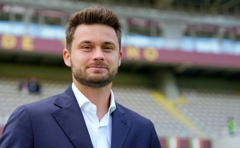 Torino’s Karol Linetty during Pitch Inspection before the Serie A soccer match between Fc Torino and Inter  at Olympic Stadium in Turin , North Italy -  Sunrday ,  May 11 , 2025 . Sport - Soccer (Photo by Spada/LaPresse) (Photo by Spada/LaPresse/Sipa USA)
2025.05.11 Turyn
pilka nozna liga wloska
Torino FC - Inter Mediolan 
Foto LaPresse/SIPA USA/PressFocus

!!! POLAND ONLY !!!