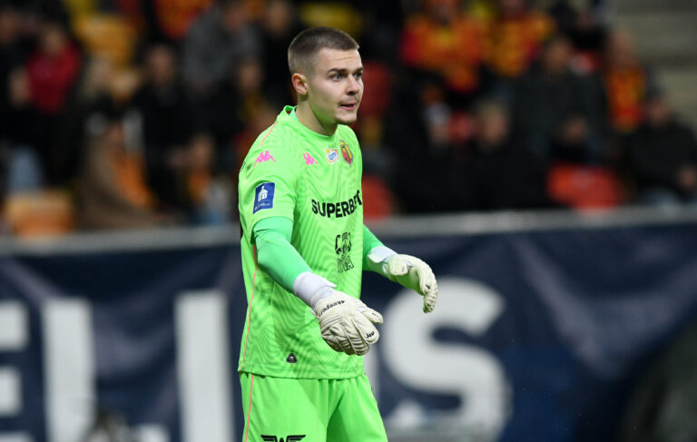 2025.11.02 Bialystok Pilka nozna PKO Ekstraklasa sezon 2025/2026 14. kolejka rozgrywek Jagiellonia Bialystok (zolto-czerwone) - Rakow Czestochowa N/z Milosz Piekutowski bramkarz Jagiellonii Foto Michal Kosc / PressFocus 
2025.11.02 Bialystok Football Polish PKO Ekstraklasa season 2025/2026 Jagiellonia Bialystok - Rakow Czestochowa Credit Michal Kosc / PressFocus