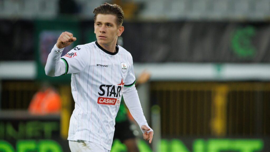 OHL?s Lukasz Lakomy celebrates after scoring during a soccer match between Cercle Brugge and Oud-Heverlee Leuven, Saturday 08 November 2025 in Brugge, on day 14 of the 2025-2026 'Jupiler Pro League' first division of the Belgian championship. BELGA PHOTO KURT DESPLENTER (Photo by KURT DESPLENTER/Belga/Sipa USA)
2025.11.08 Brugia
pilka nozna liga belgijska
Cercle Brugge - Oud-Heverlee Leuven
Foto Belga/SIPA USA/PressFocus

!!! POLAND ONLY !!!