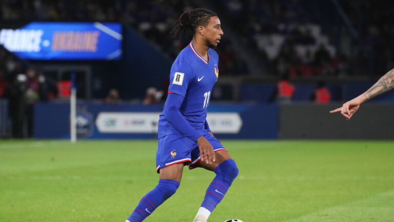 France's midfielder Michael Olise controls the ball during the 2026 World Cup qualifiers Europe zone group D football match between France and Ukraine at the Parc des Princes stadium in Paris, FRANCE - 13/11/2025.//JEE_fceukra.77/Credit:J.E.E/SIPA/2511152225
2025.11.13 Paryz
pilka nozna , eliminacje , kwalifikacje do mistrzostw swiata 2026
Francja - Ukraina
Foto J.E.E/SIPA/PressFocus

!!! POLAND ONLY !!!