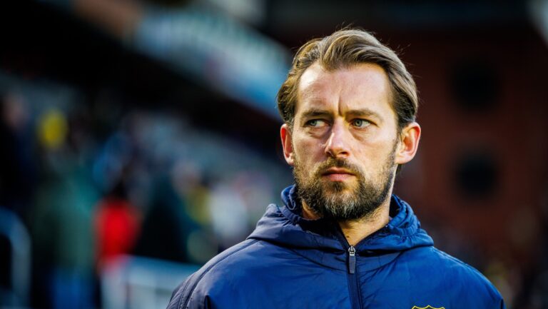 BREDA ,  22-11-2025 , Rat Verlegh Stadion ,  Season 2025 / 2026 , Dutch Eredivisie football, match between NAC and PSV , picture shows NAC Breda Assistant coach Tomasz Kaczmarek (Photo by Pro Shots/Sipa USA)
2025.11.22 Breda
pilka nozna , liga holenderska
NAC Breda - PSV Eindhoven
Foto Pro Shots Photo Agency/SIPA USA/PressFocus

!!! POLAND ONLY !!!
