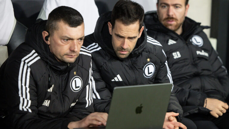 2025.12.18 Warszawa  pilka nozna Liga Konferencji sezon 2025/2026
Legia Warszawa - Lincoln Red Imps FC
N/z Trener Inaki Astiz (Legia)
Foto Tomasz Jastrzebowski / Foto Olimpik / PressFocus

2025.12.18 Warszawa football UEFA Conference League season 2025/2026
Legia Warszawa - Lincoln Red Imps FC
Trener Inaki Astiz (Legia)
Credit: Tomasz Jastrzebowski / Foto Olimpik / PressFocus