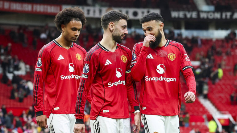 Manchester United, ManU v Crystal Palace, Premier League Manchester United forward Joshua Zirkzee 11 Manchester United midfielder Bruno Fernandes 8 Manchester United defender Noussair Mazraoui 3 share a smile after winning 2-1 during the Manchester United v Crystal Palace Premier League match at Old Trafford, Manchester, England on 1 March 2026 Credit: Phil Duncan/Every Second Media Editorial use only. All images are copyright Every Second Media Limited. No images may be reproduced without prior permission. All rights reserved. Premier League and Football League images are subject to licensing agreements with Football DataCo Limited. see https://www.football-dataco.com Copyright: xIMAGO/EveryxSecondxMediax ESM-1834-0051 PhilxDuncanx/xEveryxSecondxMediax
2026.03.01 Manchester
pilka nozna , liga angielska
Manchester United - Crystal Palace
Foto IMAGO/PressFocus

!!! POLAND ONLY !!!