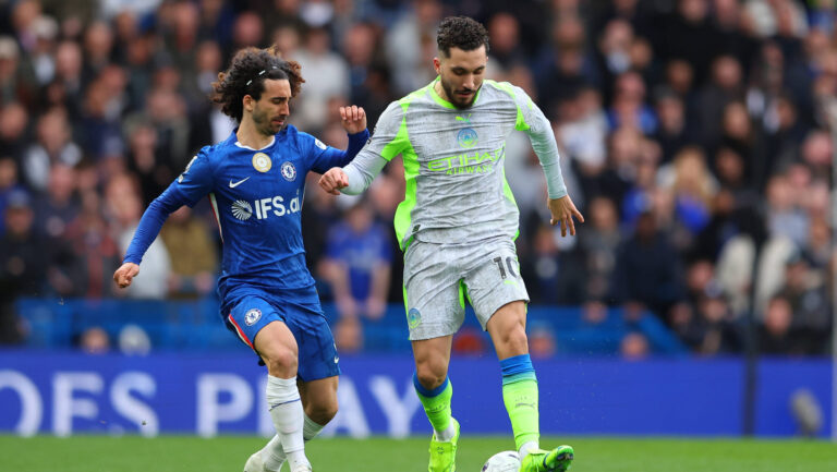 12th April 2026 Stamford Bridge, Chelsea, London, England: Premier League Football, Chelsea versus Manchester City Rayan Cherki of Manchester City under pressure from Marc Cucurella of Chelsea JPxFletcher
2026.04.12 Londyn
pilka nozna liga angielska
Chelsea Londyn - Manchester City

Foto IMAGO/PressFocus

!!! POLAND ONLY !!!