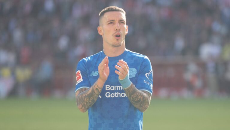 Alejandro Grimaldo 20 Bayer 04 Leverkusen, 1. FC Koeln vs. Bayer 04 Leverkusen, Fussball, 1. Bundesliga, 31. Spieltag, 2025/2026, 25.04.2026 DFB regulations prohibit any use of photographs as image sequences and/or quasi-video Koeln Nordrhein-Westfalen Deutschland *** Alejandro Grimaldo 20 Bayer 04 Leverkusen , 1 FC Koeln vs Bayer 04 Leverkusen, Football, 1 Bundesliga, 31 Matchday, 2025 2026, 25 04 2026 DFB regulations prohibit any use of photographs as image sequences and or quasi video Koeln Nordrhein Westfalen Germany Copyright: xkolbert-press/MarkusxVerwimpx
2026.04.25 Kolonia
pilka nozna , liga niemiecka
1. FC Koeln - Bayer 04 Leverkusen
Foto IMAGO/PressFocus

!!! POLAND ONLY !!!
