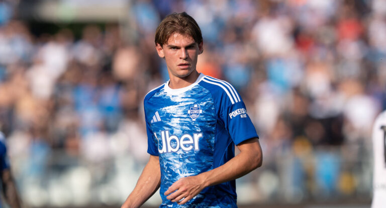 Como 1907 v SSC Napoli - Serie A Enilive Nico Paz of Como 1907 looks on during the serie Serie A Enilive match between Como 1907 and SSC Napoli at Stadio Giuseppe Sinigaglia on May 2, 2026 in Como, Italy Como Stadio Giuseppe Sinigaglia Lombardia Italy Copyright: xGiuseppexMaffiax 260502_SerieA_Como-Napoli_GM_08292
2026.05.02 Como
pilka nozna , liga wloska
Como 1907 - SSC Napoli
Foto IMAGO/PressFocus

!!! POLAND ONLY !!!