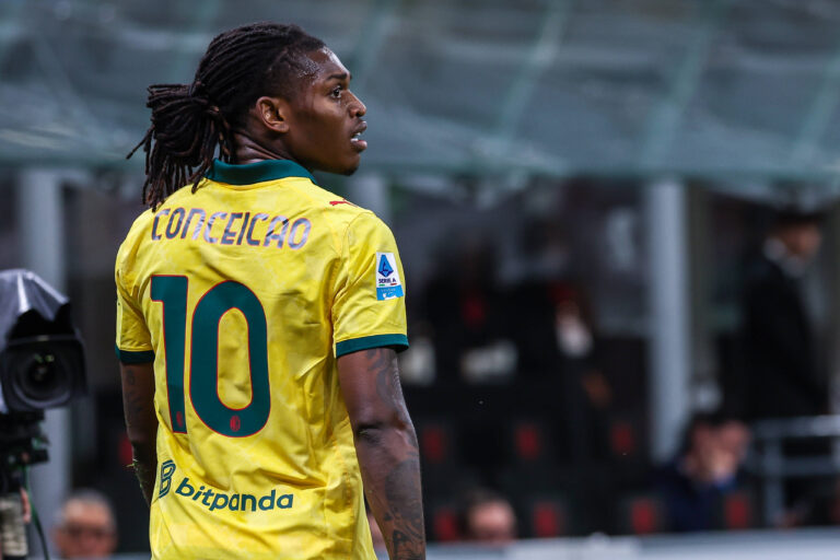AC Milan vs Atalanta BC, Serie A football, Milano, Italy Rafael Leao of AC Milan leaves the pitch and reacts during Serie A 2025/26 football match between AC Milan and Atalanta BC at San Siro Stadium in Milan, Italy Italy, Milan, Milan, San Siro Stadium PUBLICATIONxNOTxINxDENxNORxFINxBEL Copyright: xGonzalesxPhoto/FCIx
2026.05.10 Mediolan
pilka nozna liga wloska
AC Milan - Atalanta Bergamo

Foto IMAGO/PressFocus

!!! POLAND ONLY !!!