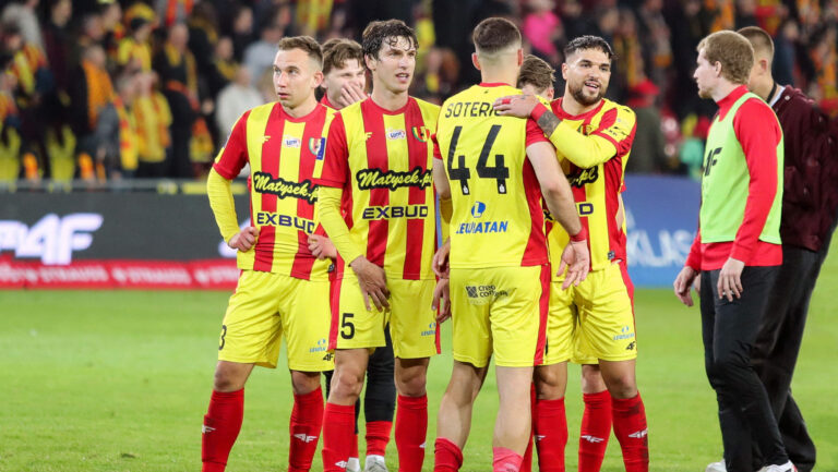 2026.05.15 Lodz Pilka Nozna PKO Ekstraklasa Sezon 2025/2026 Korona Kielce - Widzew Lodz N/z Konstantinos Sotiriou Druzyna Radosc Foto Dawid Figura/PressFocus  2026.05.15 Lodz Football Polish Ekstraklasa Season 2025/2026 Korona Kielce - Widzew Lodz Konstantinos Sotiriou Druzyna Radosc Credit: Dawid Figura/PressFocus