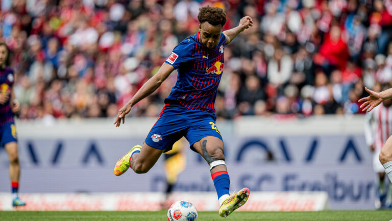 Leipzigs Assan Ouedraogo. Fussball 1. Bundesliga, 34. Spieltag: SC Freiburg - RB Leipzig. 16. Mai 2026: Freiburg, Europa-Park-Stadion. SC Freiburg - RB Leipzig *** Leipzigs Assan Ouedraogo Soccer 1 Bundesliga, Matchday 34 SC Freiburg RB Leipzig 16 May 2026 Freiburg, Europa Park Stadion SC Freiburg RB Leipzig
2026.05.16 Freiburg
pilka nozna , liga niemiecka 
SC Freiburg - RB Lipsk
Foto IMAGO/PressFocus

!!! POLAND ONLY !!!