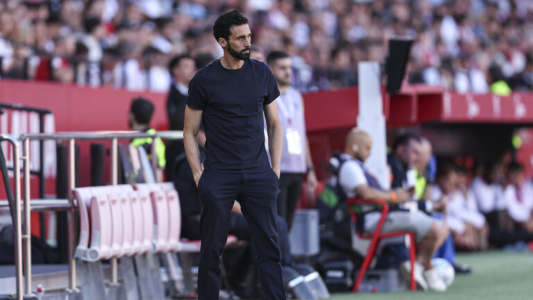 Real Madrid head coach Alvaro Arbeloa   during the La Liga EA Sports match between Sevilla FC and  Real Madrid CF played at Ramon Sanchez Pizjuan Stadium on May 17, 2026 in Sevilla, Spain. (Photo by Antonio Pozo / PRESSINPHOTO)
2026.05.17 Sewilla
pilka nozna liga hiszpanska
Sevilla FC - Real Madryt

Foto PRESSINPHOTO/SIPA USA/PressFocus

!!! POLAND ONLY !!!