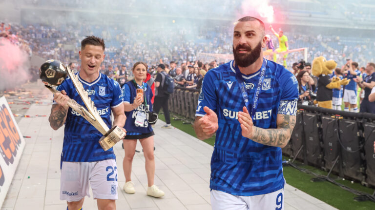 2026.05.23 Poznan
Pilka nozna Ekstraklasa sezon 2025/2026
Lech Poznan - Wisla Plock
N/z feta dekoracja podium puchar Radoslaw Murawski Mikael Ishak
Foto Pawel Jaskolka / PressFocus

2026.05.23 Poznan
Football Polish Ekstraklasa season 2025/2026
Lech Poznan - Wisla Plock
Credit: Pawel Jaskolka / PressFocus