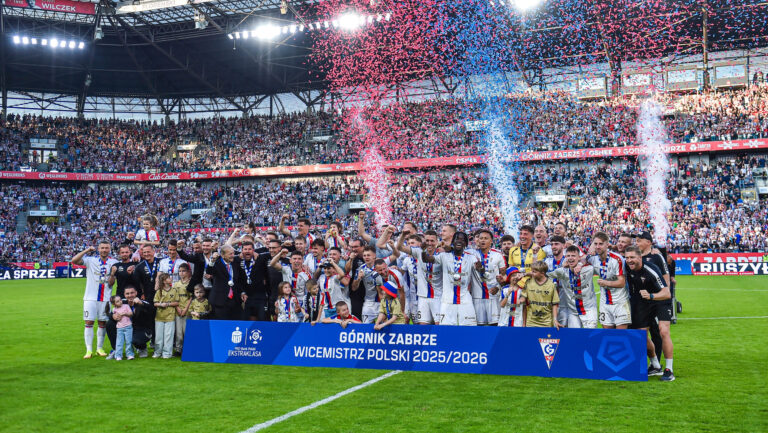 2026.05.23 Zabrze
Pilka nozna PKO BP Ekstraklasa Sezon 2025/2026
Gornik Zabrze - Radomiak Radom
N/z radosc, wygrana, zwyciestwo, wicemistrzostwo Polski, wicemistrz polski, drugie miejsce, feta, euforia
Foto Marcin Bulanda / PressFocus

2026.05.23 Zabrze
Football Polish PKO BP Ekstraklasa League Season 2025/2026
Gornik Zabrze - Radomiak Radom
radosc, wygrana, zwyciestwo, wicemistrzostwo Polski, wicemistrz polski, drugie miejsce, feta, euforia
Credit: Marcin Bulanda / PressFocus