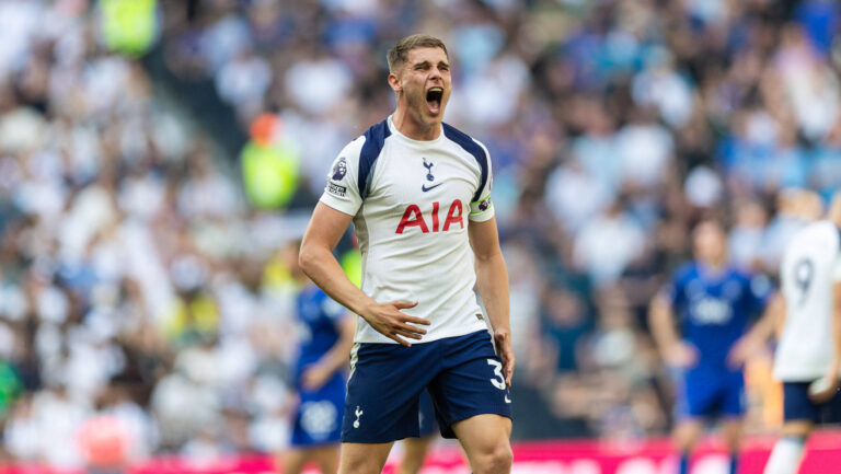 Tottenham Hotspur v Everton, Premier League GOAL 1-0. Tottenham Hotspur defender Micky van de Ven 37 celebrates after a goal by Tottenham Hotspur midfielder Joao Palhinha 6 during the Premier League match between Tottenham Hotspur and Everton at Tottenham Hotspur Stadium, London, UK on 24 May 2026. London Tottenham Hotspur Stadium London UK Editorial use only DataCo restrictions apply See www.football-dataco.com , Copyright: xToyinxOshodix PSI-24302-0030
2026.05.24 Londyn
pilka nozna liga angielska
Tottenham Hotspur - Everton

Foto IMAGO/PressFocus

!!! POLAND ONLY !!!