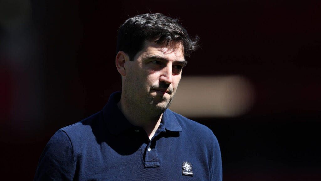 Nottingham, England, 24th May 2026. Andoni Iraola, Manager of AFC Bournemouth, inspects the pitch prior to the Nottingham Forest vs AFC Bournemouth Premier League match at the City Ground, Nottingham. Picture credit should read: Jessica Hornby / Sportimage EDITORIAL USE ONLY. No use with unauthorised audio, video, data, fixture lists, club/league logos or live services. Online in-match use limited to 120 images, no video emulation. No use in betting, games or single club/league/player publications. SPI_006_JH_NOTTINGHAM_FOREST_BOURNEMOUTH SPI-4820-0006
2026.05.24 Nottingham
pilka nozna liga angielska
Nottingham Forest - AFC Bournemouth
Foto IMAGO/PressFocus

!!! POLAND ONLY !!!