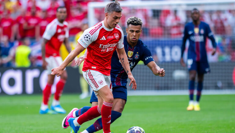 2026.05.30 Budapeszt
pilka nozna Final Liga Mistrzow sezon 2025/2026
PSG - Arsenal Londyn
N/z Leandro Trossard Desire Doue
Foto Gleb Soboliev / PressFocus

2026.05.30 Budapest
Football - UEFA Champions League final season 2025/2026
PSG - Arsenal London
Leandro Trossard Desire Doue
Credit: Gleb Soboliev / PressFocus