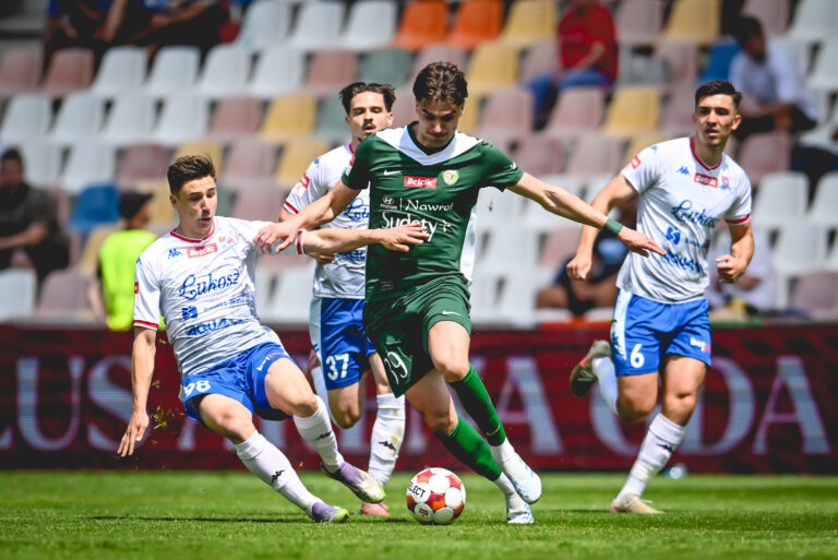 02.06.2026 Bielsko Biala  
Pilka nozna,
Betclic 2 liga sezon 2025/2026,
Podbeskidzie Bielsko Biala - Slask II Wroclaw 
n/z Wojciech Slomka Szymon  Rygiel 
foto Krzysztof Dzierzawa / PressFocus
02.06.2026 Bielsko Biala
Football,
second division season 2025/2026 ,
Podbeskidzie Bielsko Biala - Slask II Wroclaw 
n/z Wojciech Slomka Szymon  Rygiel 
foto Krzysztof Dzierzawa / PressFocus