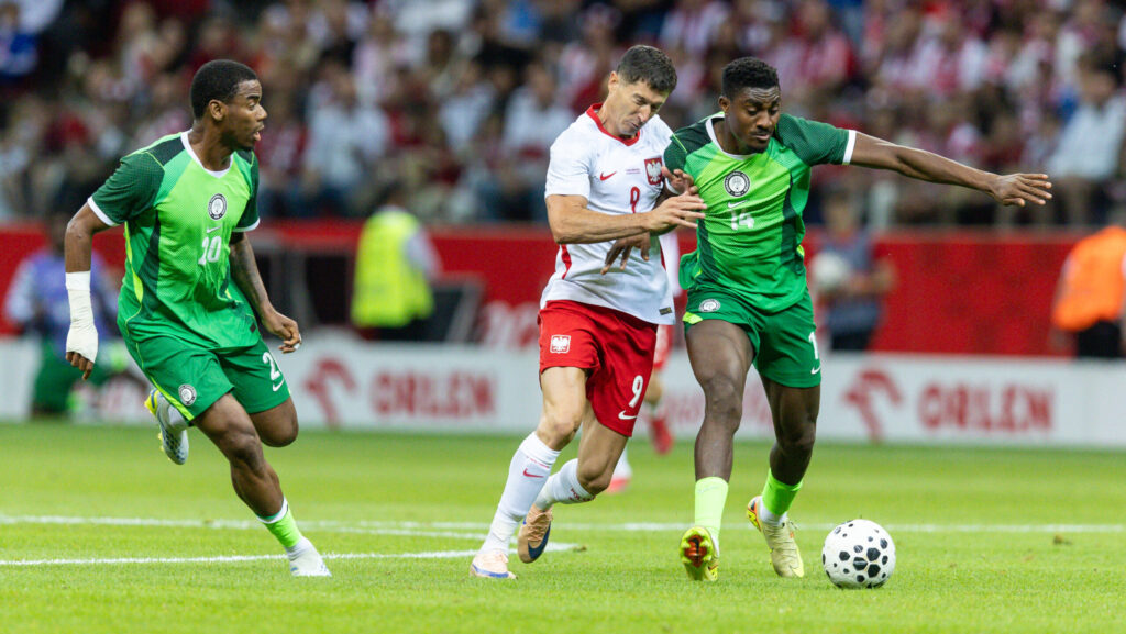 2026.06.03, Warszawa, mecz towarzyski Polska - Nigeria, Polska - Nigeria, 
N/z Raphael Onyedika (NGA), Robert Lewandowski (POL), Rafiu Durosinmi (NGA)
Foto Tomasz Jastrzebowski / Foto Olimpik / PressFocus

***

2026.06.03, Warsaw, friendly match Poland vs Nigeria, Polska - Nigeria
Raphael Onyedika (NGA), Robert Lewandowski (POL), Rafiu Durosinmi (NGA)
Credit: Tomasz Jastrzebowski / Foto Olimpik / PressFocus