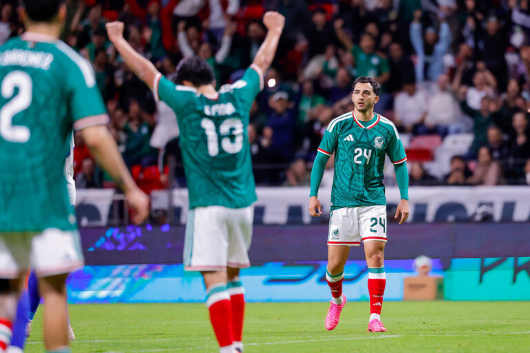 MEXICO national team, Nationalteam International Friendly, Länderspiel, Nationalmannschaft MEXICO NATIONAL TEAM INTERNATIONAL FRIENDLY MEXICO VS SERBIA 04062026 TOLUCA, ESTADO DE MEXICO, MEXICO. Action photo of Luis Chavez 24 of Mexico, during international friendly game held at the Estadio Nemesio Diez of Toluca, Estado de Mexico./Foto de accion de Luis Chavez 24 de Mexico, durante juego internacional amistoso, celebrado en el Estadio Nemesio Diez de Toluca, Estado de Mexico. PHOTO BY IMAGENSHOP AGENCIA FOTOGRAFICA TOLUCA ESTADO DE MEXICO MEXICO *** MEXICO NATIONAL TEAM INTERNATIONAL FRIENDLY MEXICO NATIONAL TEAM INTERNATIONAL FRIENDLY MEXICO VS SERBIA 04062026 TOLUCA, ESTADO DE MEXICO, MEXICO Action photo of Luis Chavez 24 of Mexico, during international friendly game held at the Estadio Nemesio Diez of Toluca, Estado de Mexico Action photo of Luis Chavez 24 of Mexico, during international friendly game held at the Estadio Nemesio Diez of Toluca, Estado de Mexico PHOTO BY IMAGENSHOP AGENCIA FOTOGRAFICA TOLUCA ESTADO DE MEXICO, MEXICO MEXICO Copyright: xYOALIxMARTINEZx
2026.06.04 Toluca
pilka nozna , miedzynarodowy mecz towarzyski
Meksyk - Serbia
Foto IMAGO/PressFocus

!!! POLAND ONLY !!!