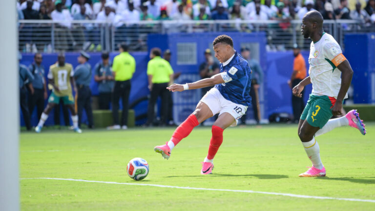 Fußball, WM 2026, 20260616, Frankreich - Senegal. Im Bild Tor 1:0, v.l. Torschütze Kylian MBAPPE Frankreich, 10, Kalidou KOULIBALY Senegal, 3. East Rutherford New-York-New-Jersey-Stadion New Jersey Vereinigte Staaten von Amerika *** Soccer, 2026 World Cup, 20260616, France vs. Senegal. Pictured Copyright: Passion2Press/MarkusxFischerx
2026.06.16 New Jersey
pilka nozna , mistrzostwa swiata , mundial 2026
Francja - Senegal
Foto IMAGO/PressFocus

!!! POLAND ONLY !!!