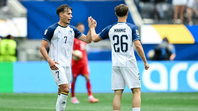 Ermin Mahmic of Bosnia and Herzegovina (R) and Amar Dedic of Bosnia and Herzegovina (L) celebrate after scoring the team's first goal during a FIFA Men’s World Cup 2026 Group Stage football match between Switzerland and Bosnia and Herzegovina at Los Angeles Stadium, in Inglewood on June 18th 2026 (Photo by Nayra Halm/SPP) (Photo by Nayra Halm/SPP/Sipa USA)
2026.06.18 Inglewood 
pilka nozna mistrzostwa swiata
Szwajcaria - Bosnia i Hercegowina

Foto SPP/SIPA USA/PressFocus

!!! POLAND ONLY !!!